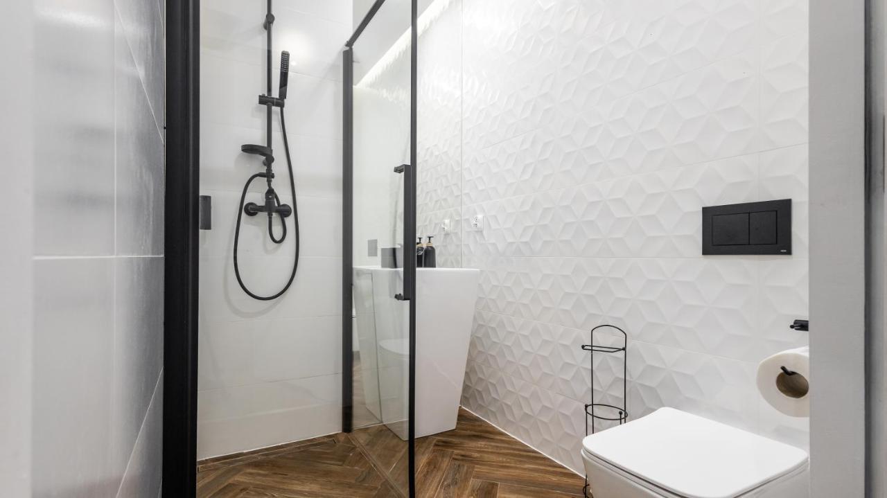 Zamoyskiego Jacuzzi Apartment Cracovia Exterior foto